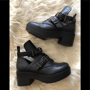 Cutout chunky bootie with buckle straps